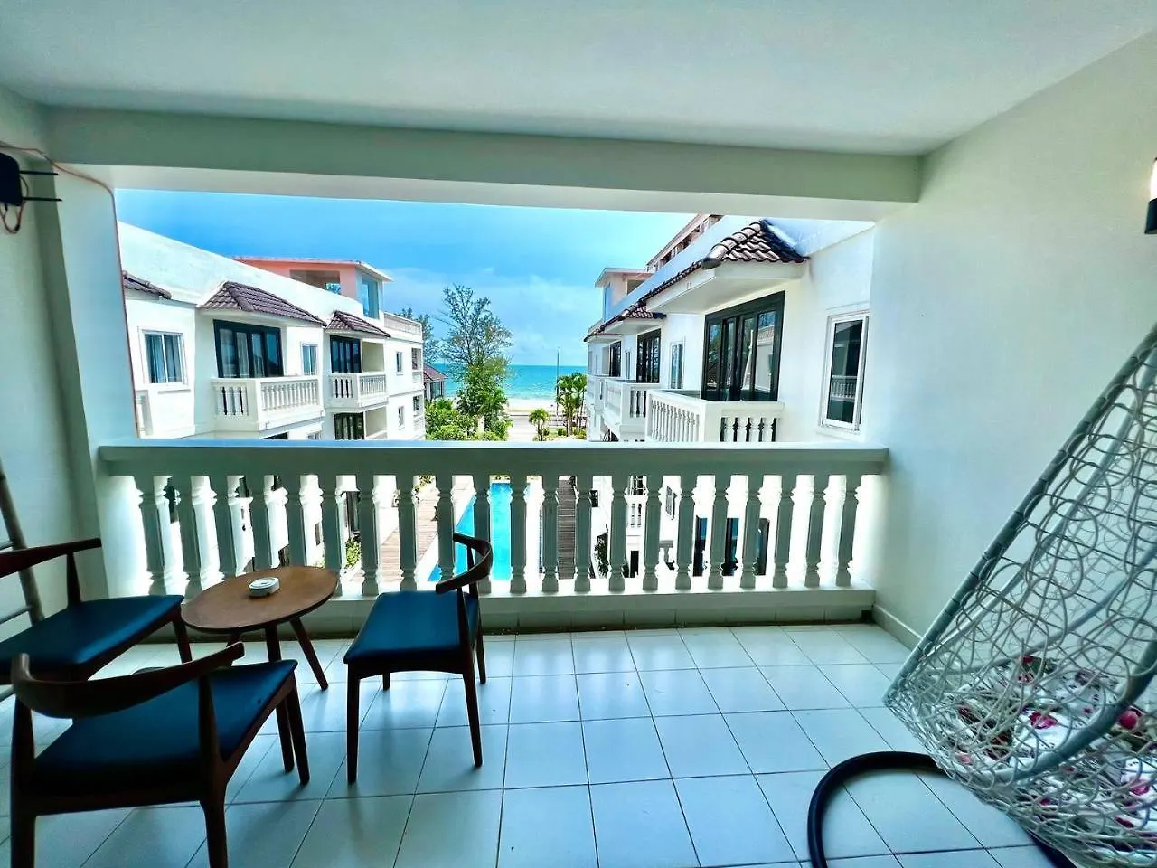 Mary Beach Hotel & Resort Sihanoukville 4*,